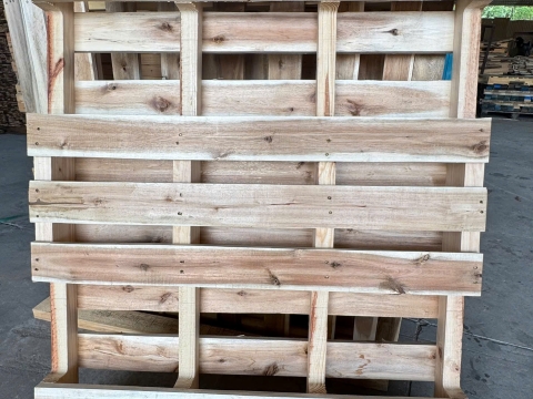Pallet gỗ Bến Cát