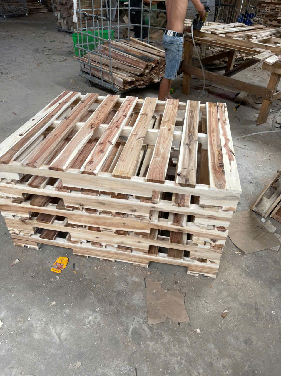 kệ gỗ kê hàng giá rẻ bình dương