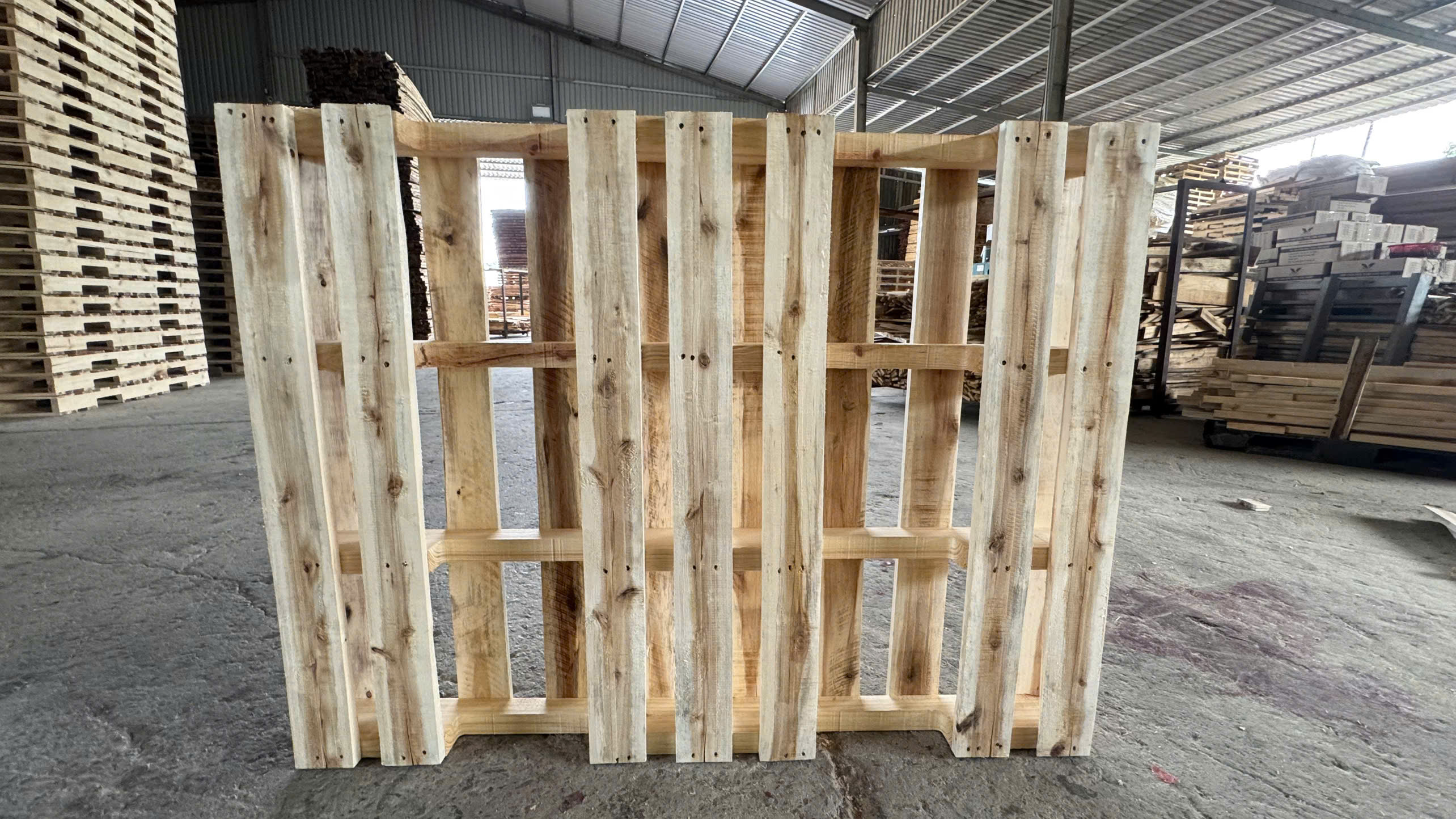 pallet go bau bang