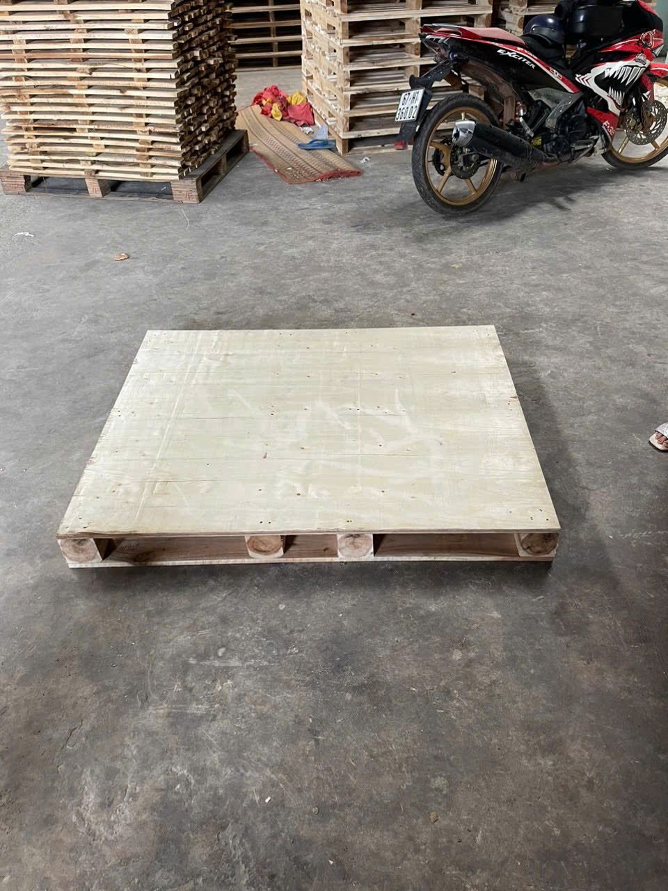 pallet go van ep binh duong
