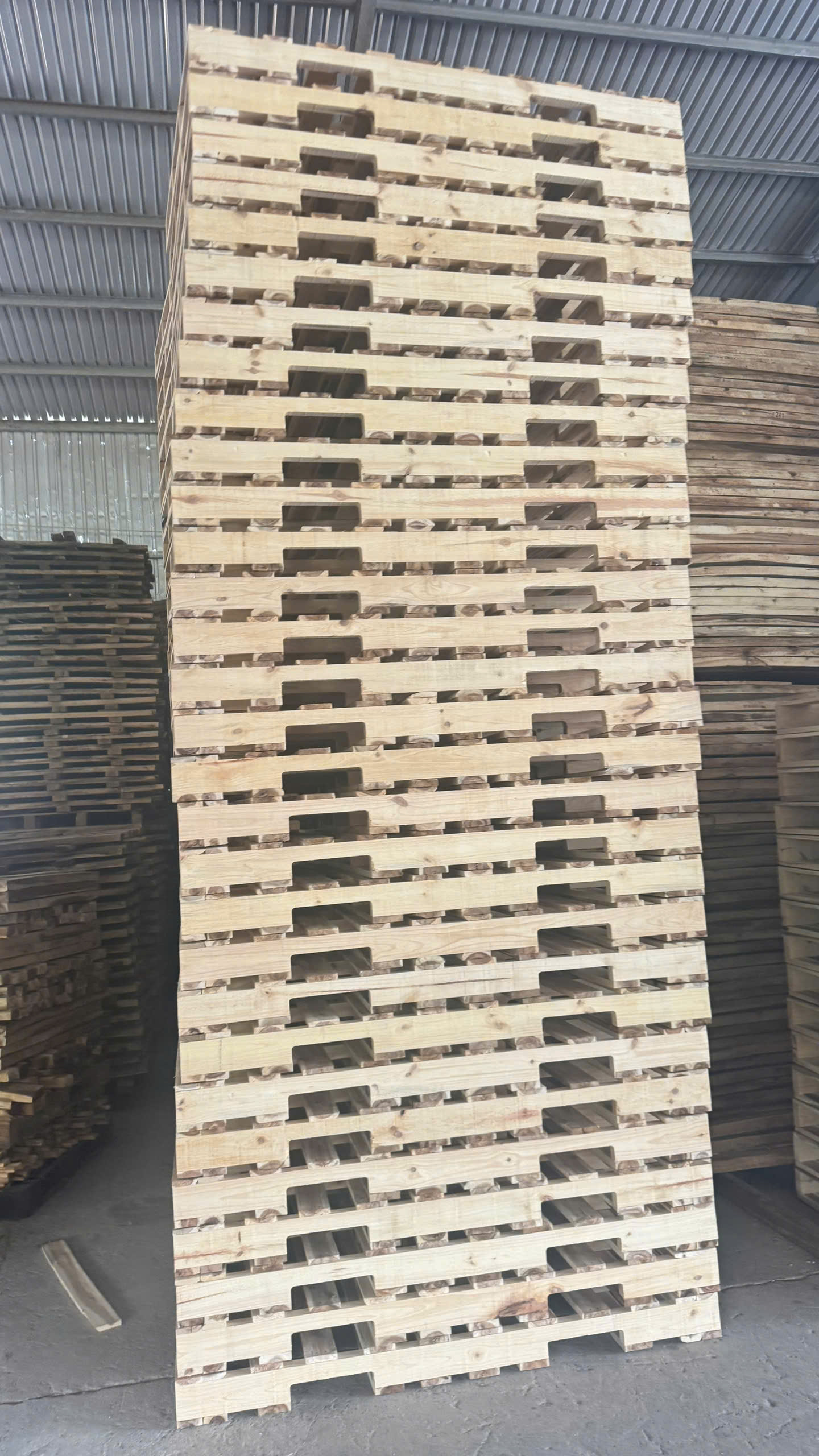 xưởng pallet gỗ bình dương