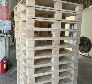 Pallet gỗ Vsip
