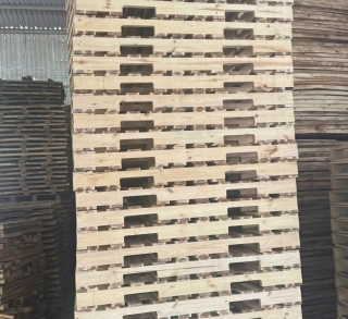 Pallet gỗ Tân Uyên